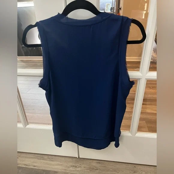 Beautiful Ro & De Midnight Blue Sequin front blouse size S EUC - Picture 2 of 6